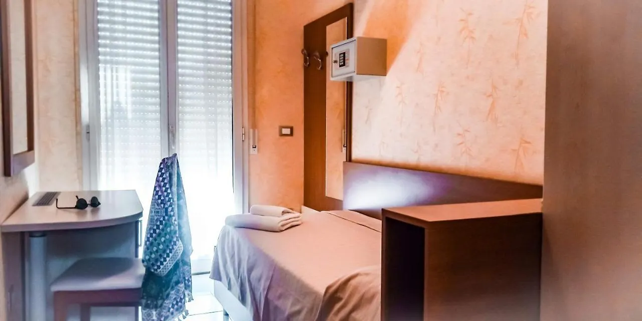 Hotel Condor Milano Marittima 3*,