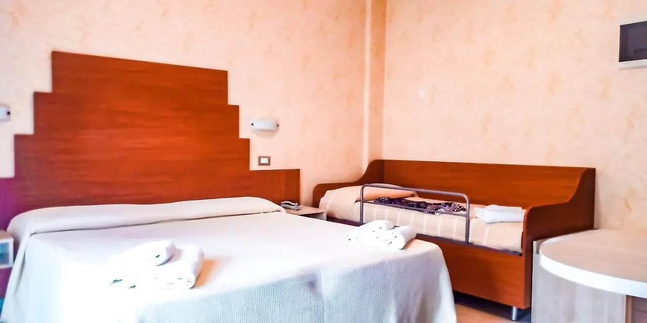 Hotel Condor Морской Милан 3*,